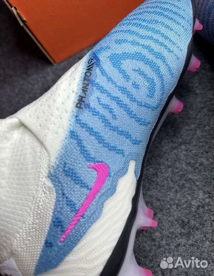 Футбольные бутсы Nike Phantom голубые