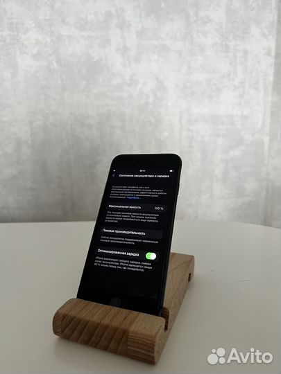 iPhone 8, 64 ГБ