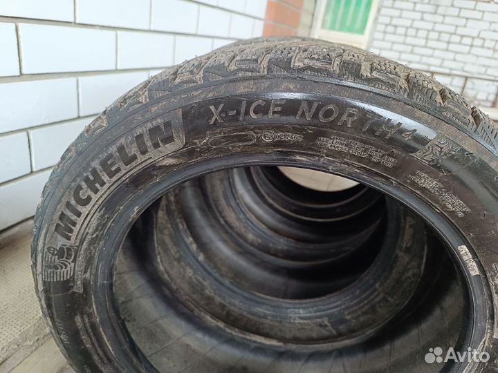 Michelin X-Ice North 4 215/55 R17