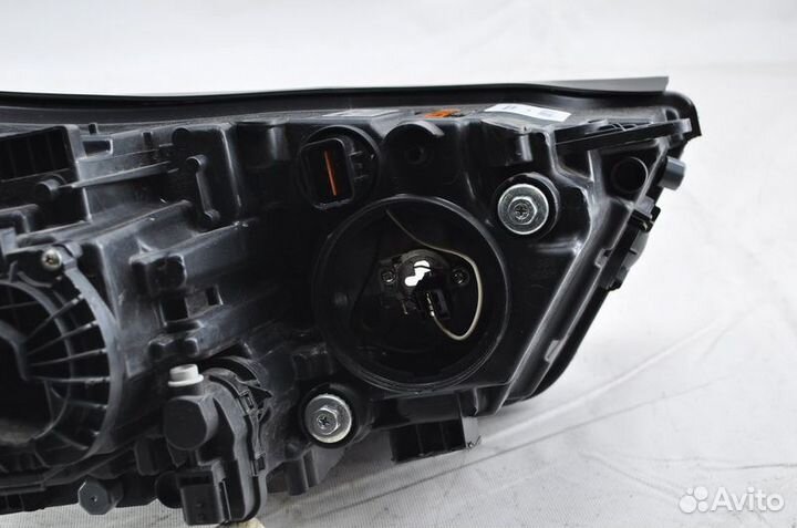 Б/У Б/У Фара левая SsangYong Tivoli 2016