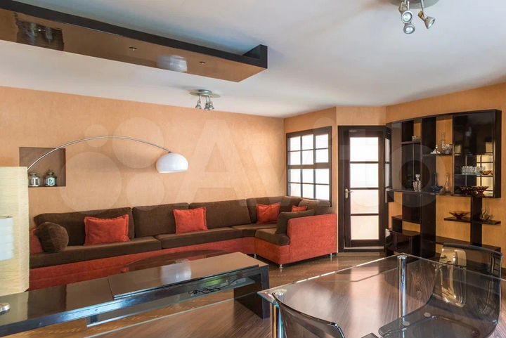 3-к. квартира, 120 м², 1/4 эт.