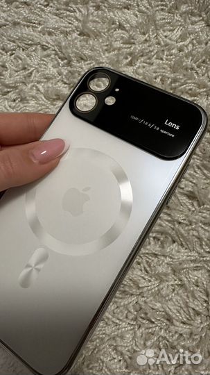 Чехлы на iPhone 11