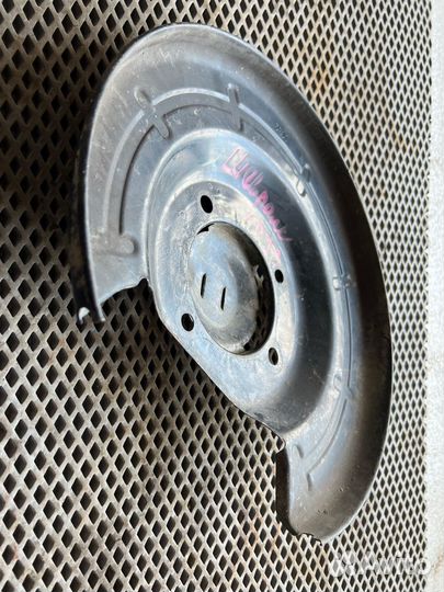 Пыльник тормозного диска Chevrolet Cruze