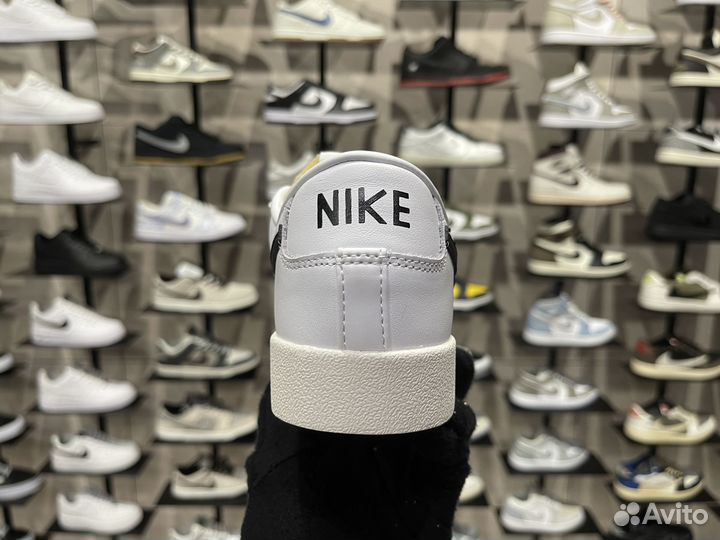 Кроссовки Nike Blazer Low '77 Vintage White-Black