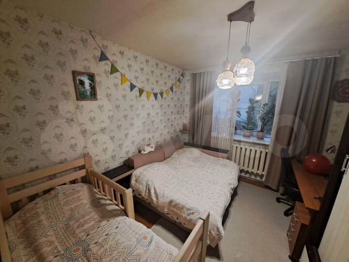 4-к. квартира, 60 м², 1/5 эт.