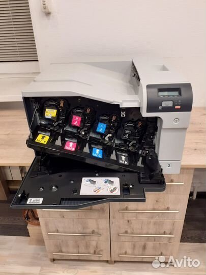 Цветной лазерный принтер HP Color LaserJet CP5225