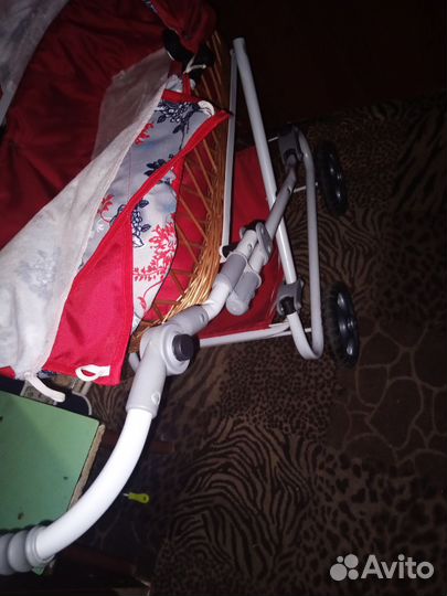 Коляска кукольная