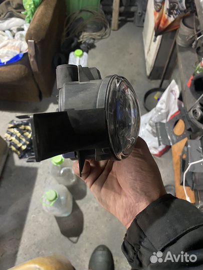 Продам правую противотуманку бмв х6 оригинал