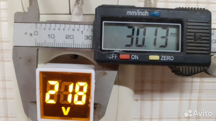 Вольтметр в розетку