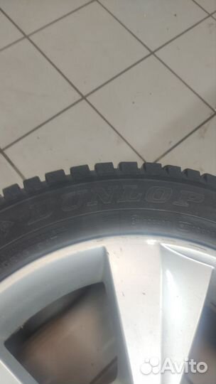 Dunlop SP Winter Ice 01 205/65 R16 94T