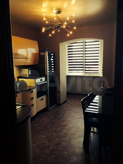 3-к. квартира, 95 м², 8/17 эт.