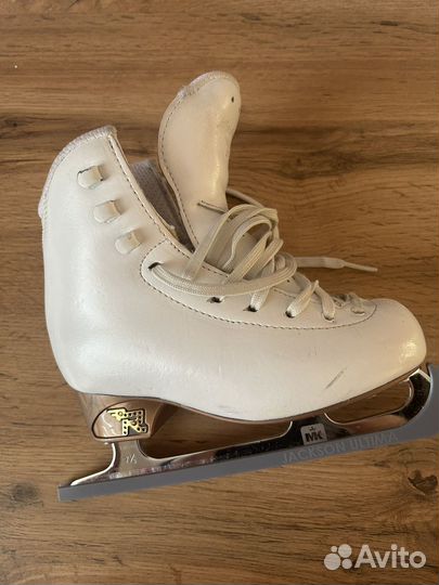 Фигурные коньки risport