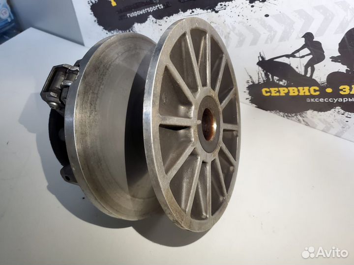 Ведущий вариатор снегохода BRP Ski-Doo Lynx G4