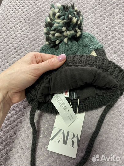 Шапка и варежки zara