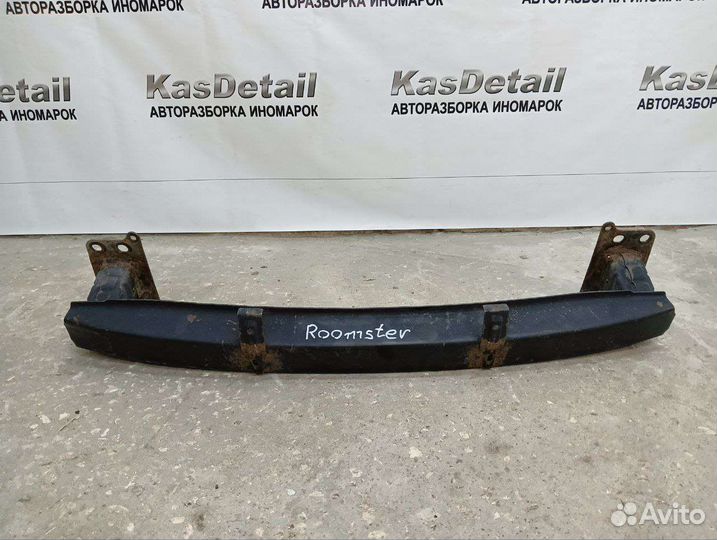 Усилитель переднего бампера Skoda Roomster 1