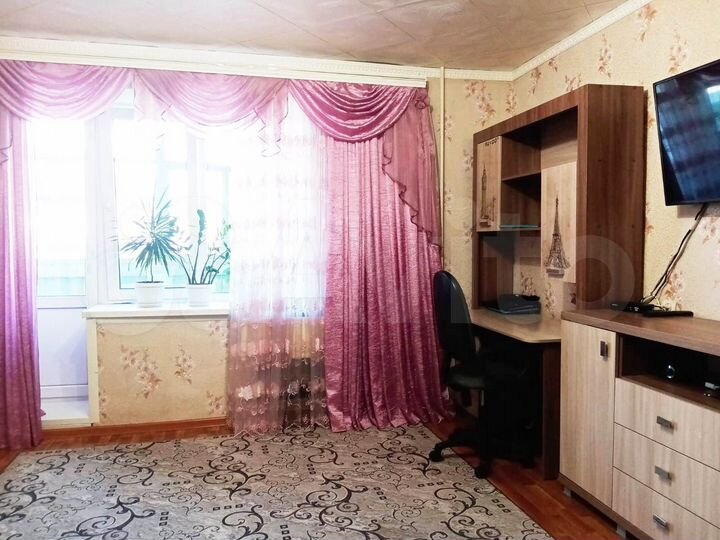 4-к. квартира, 74 м², 1/9 эт.