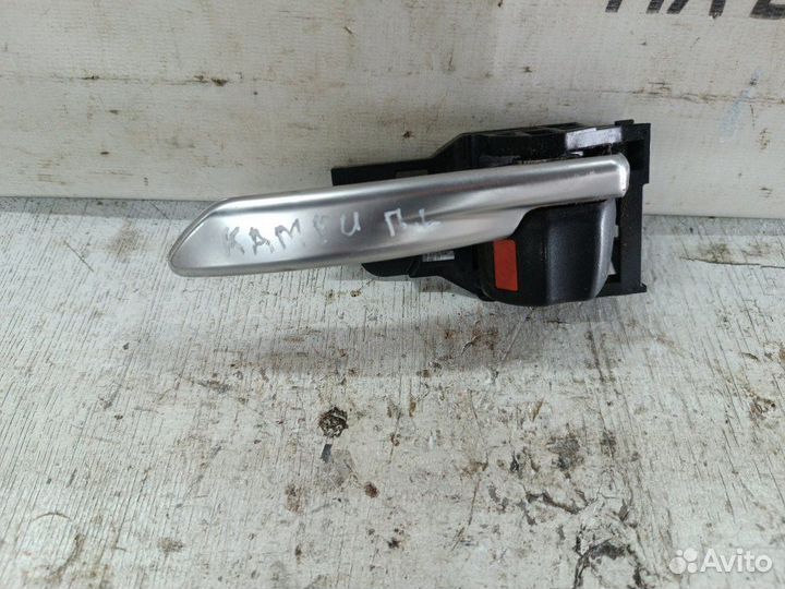 Внутренняя ручка двери передняя левая Toyota Camry