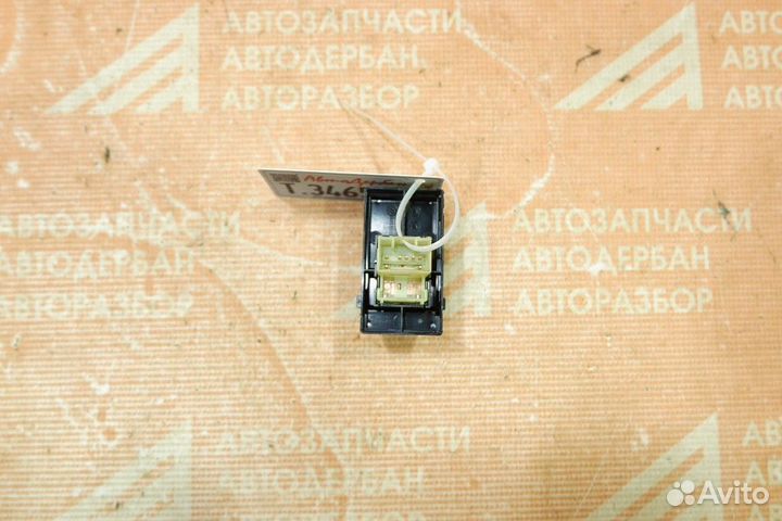 Кнопка стеклоподъемника Kia Ceed CD (2018)