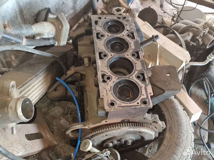 Блок цилиндров 4D20 hover