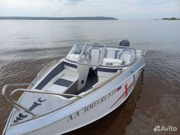 Прогулки на катере, аренда катера, прокат