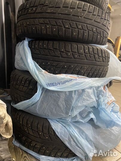 Kumho I'Zen KW22 215/65 R16 98T