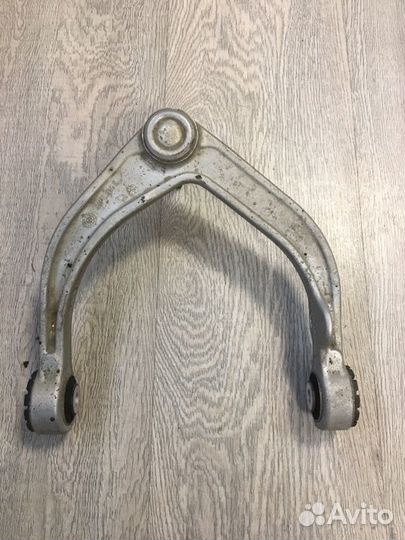 Рычаг верхний правый передний