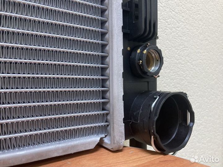 Радиатор Mercedes-Benz C-Class 00-08 / CLK-Class 0