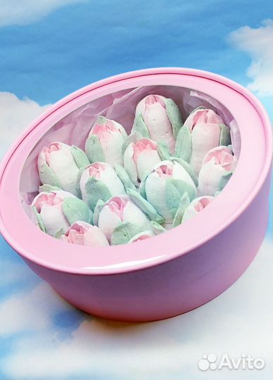 Букет из зефирных тюльпанов в коробочке