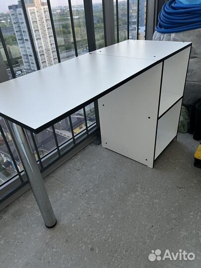 Маникюрный стол