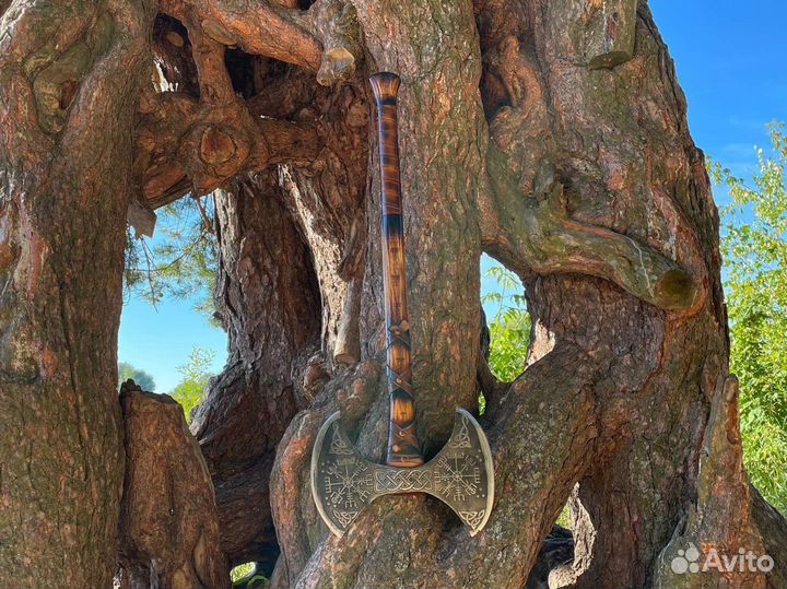 Кованый топор двусторонний Шлем ужаса