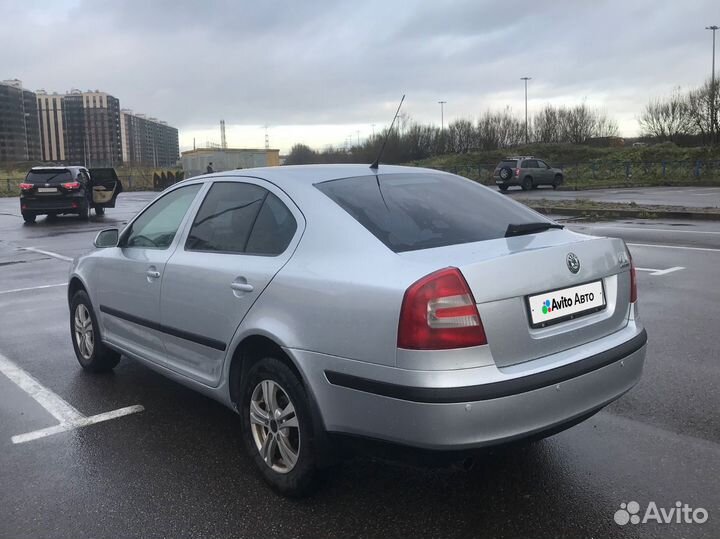 Skoda Octavia 1.6 МТ, 2008, 281 000 км