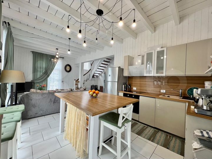 Дом 178 м² на участке 10 сот.