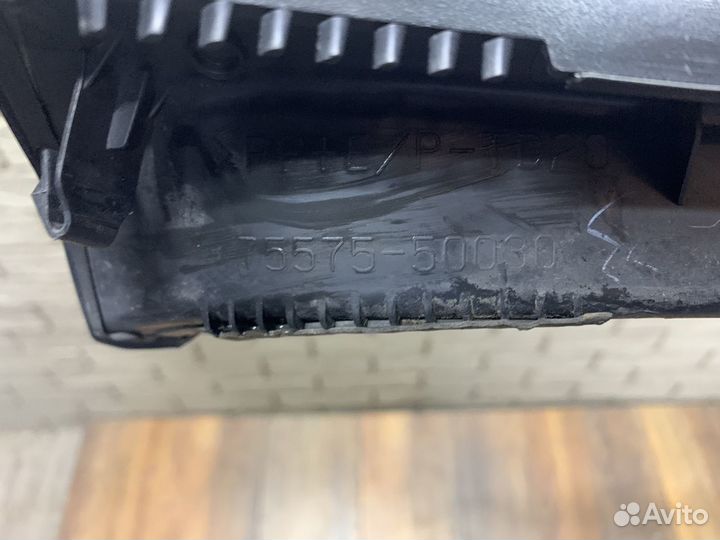 Lexus LS460L Накладка проема крышки багажника