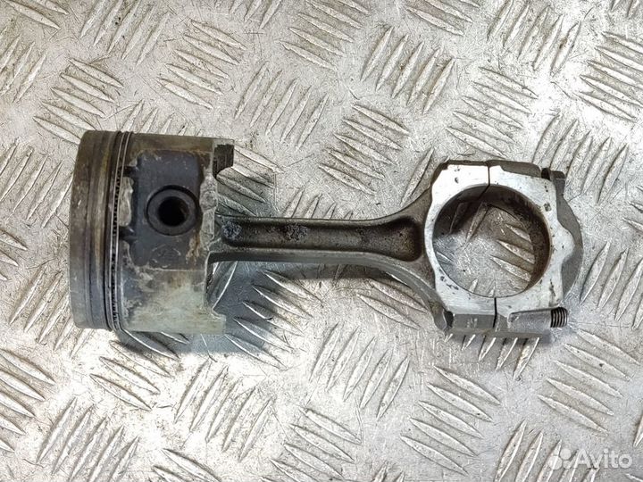 Поршень с шатуном Renault Logan 2005 2014