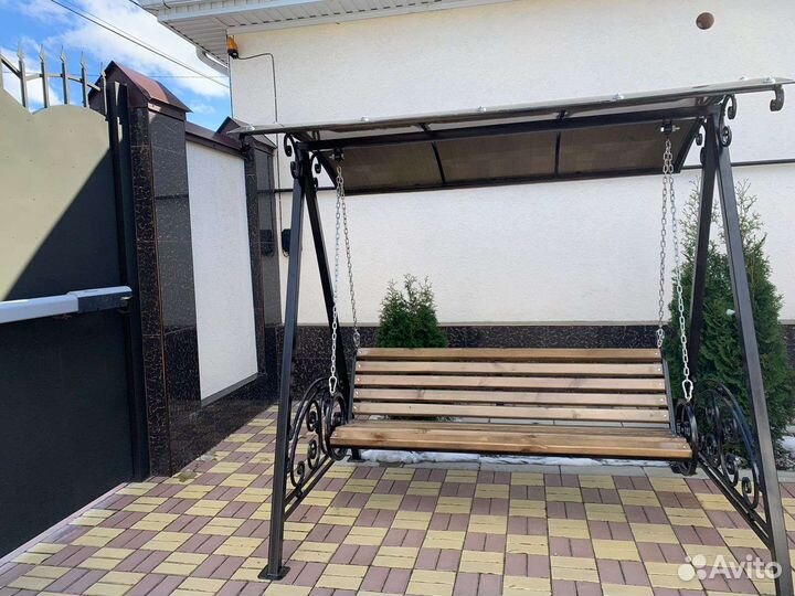 Садовые качели новые