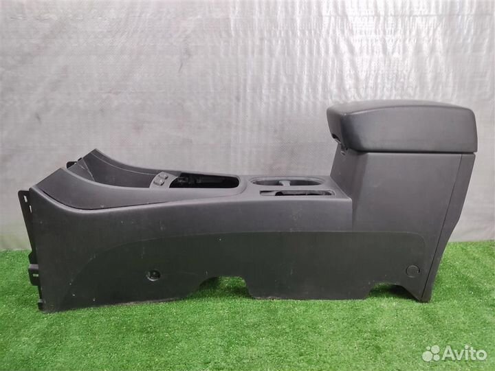 Консоль центральная с подлокотником Ssangyong Act