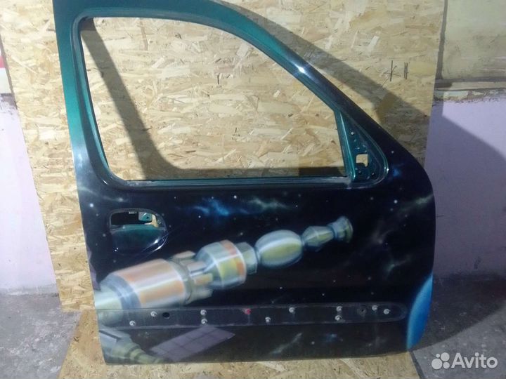 Дверь передняя правая Renault Kongo 2000-2006 г