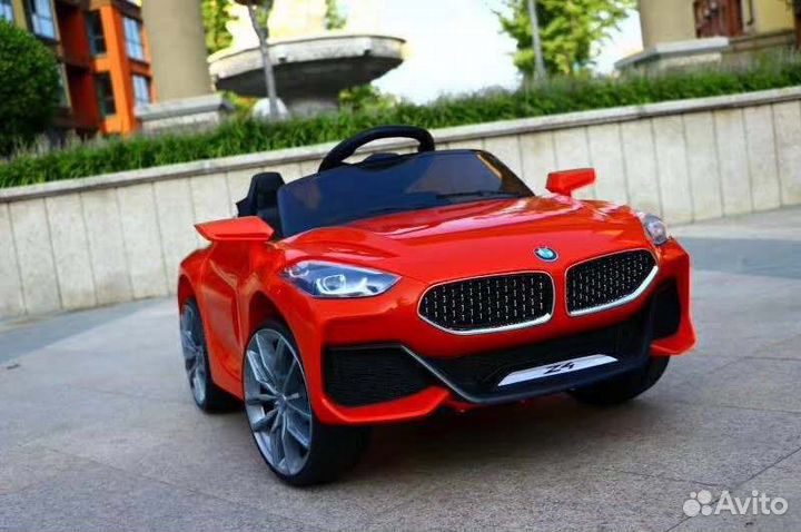 Электромобиль на пульте управления с музыкой