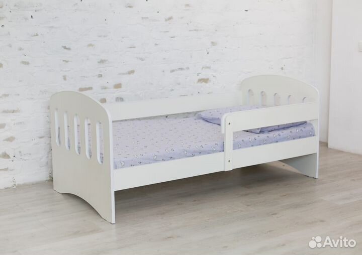 Кровать детская с бортом из лдсп софа цвет