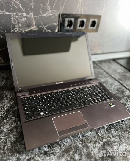 Ноутбук Lenovo IdeaPad Z570