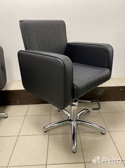 Парикмахерское кресло Квадро