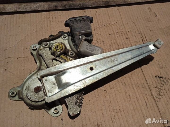 Стеклоподъемник задний правый Toyota Camry 40