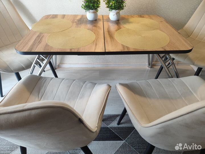 Кухонный стол