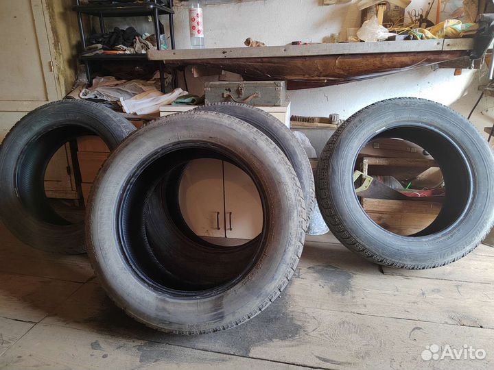 Bridgestone Blizzak VRX 22/60 R18