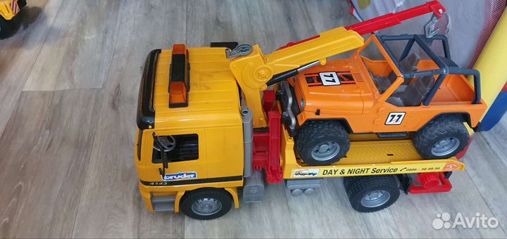 Игрушки Bruder грузовики