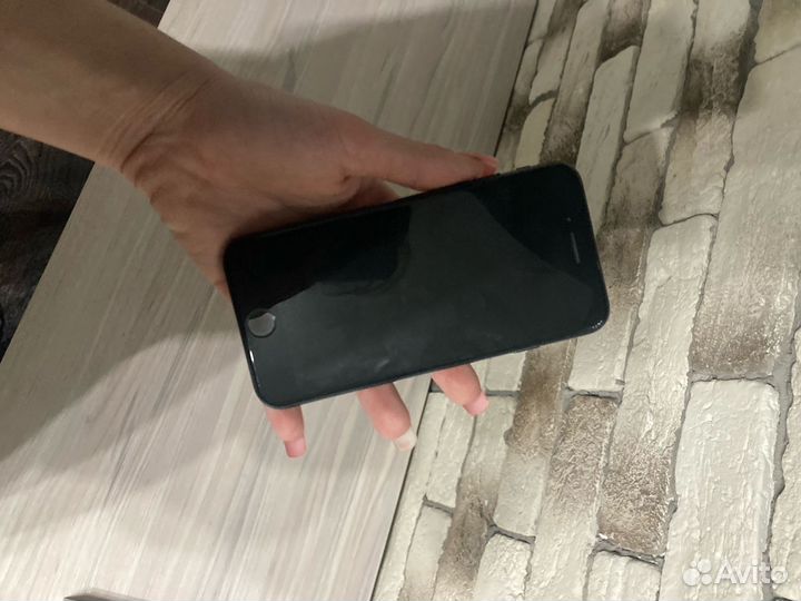 iPhone SE (2020), 128 ГБ