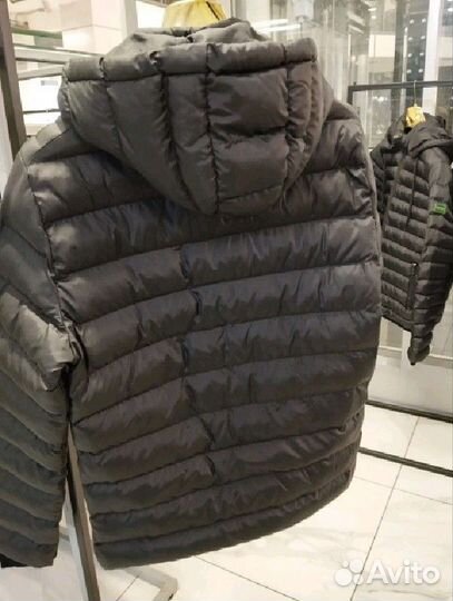 Пуховик Moncler
