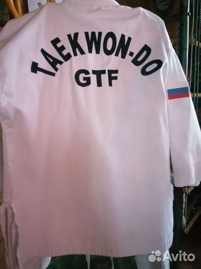 Форма - 2 комплекта, для занятий тхэквондо