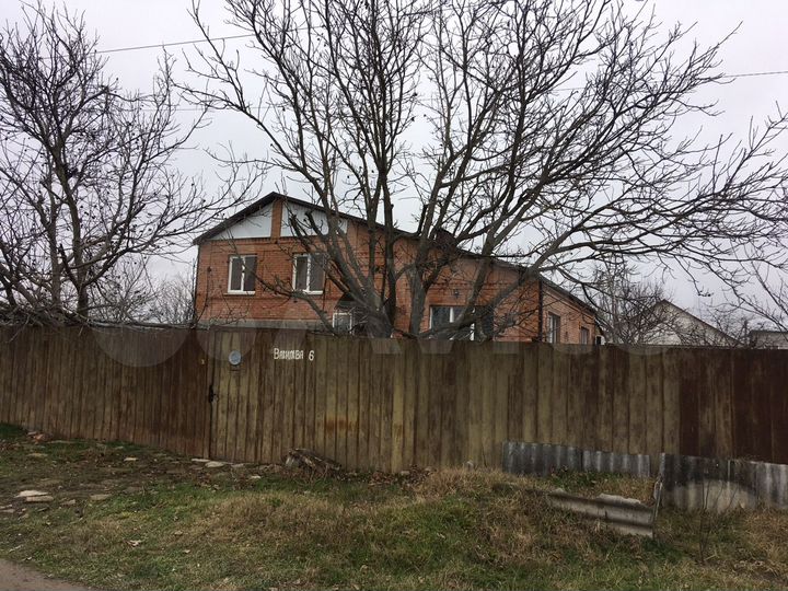 Дом 200 м² на участке 6 сот.