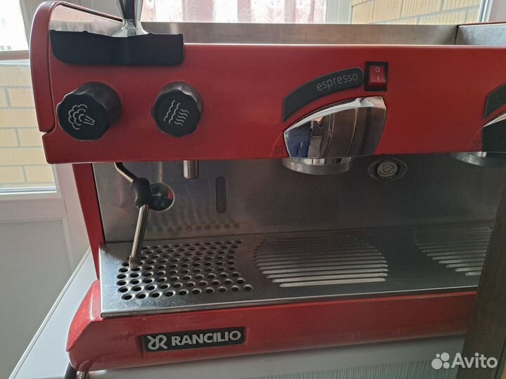 Кофемашина профессиональная рожковая